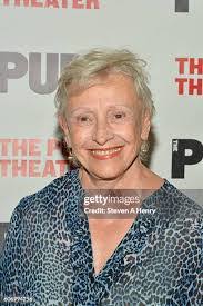 Roberta Maxwell's Instagram, Twitter & Facebook