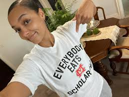 Meet my long time friend Avery Goulette, a 4 year donor who heavily  assisted in the 2023 Everybody Eats award ceremony. This is what she had to  say about the scholarship: “I