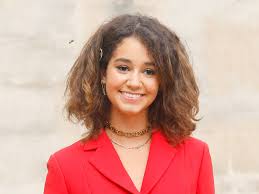 Press j to jump to the feed. Lena Situations La Biographie De Lena Situations Avec Voici Fr