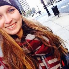 Lisa Schroder's Instagram, Twitter & Facebook