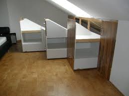 Rollschrank In Der Erker Drempel Nische Kleiderschrank Fur Dachschrage Dachschragenschrank Schrank Dachschrage