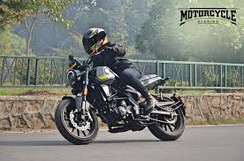 The benelli leoncino 250 has a seating height of 810 mm and kerb weight of 153 kg. Benelli Leoncino 250 Review Motorcyclediaries