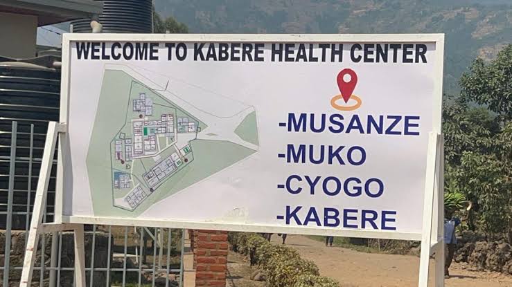 Abaturage bo mu Turere twa Musanze na Nyabihu, bivuriza ku Kigo Nderabuzima cya Kabere giherereye mu Murenge wa Muko, bishimira ko basigaye bahabwa serivisi nziza nyuma y'uko iki kigo kivuguruwe kikongererwa inyubako