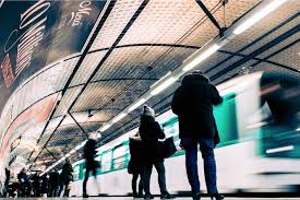 Les perturbations commenceront dès ce jeudi 12 septembre à 18 heures dans les métros, bus et tramways mais aussi dans les rer a et b qui sont gérés en partie par la ratp. Greve A La Ratp Malgre Des Metros Et Les Rer Paralyses Une Matinee Moins Galere Que Prevu Actu Hauts De Seine