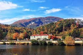 A Lake Lure Dirty Dancing 2-Day Itinerary in the Resort Town