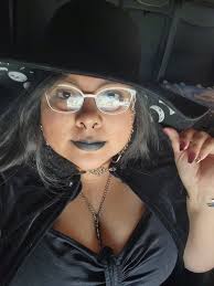 I laughed so hard I cried 🤣😅🤣🤣 I want that plushie though (I can't  afford the $65 husk)