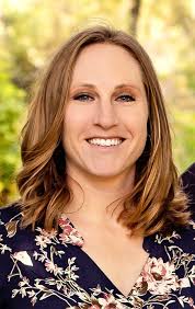 Kayla Hamlin's Instagram, Twitter & Facebook