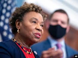 AQSh qonunchilari: Putin demokratiyaga hamla qilmoqda