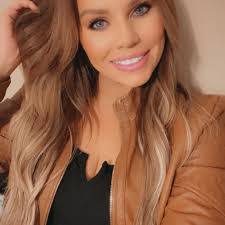 Ashley Liles's Instagram, Twitter & Facebook