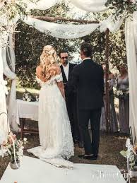 La boda civil es una celebración muy especial para las parejas, pues es mediante este acto que quedarán unidos en matrimonio ante la ley. Decoracion Para Ceremonia De Boda Civil Tendencias 2019