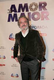 O ator rogério samora sofreu uma paragem cardiorrespiratória durante as gravações da novela da sic, 'amor amor'. Rogerio Samora Anuncia Fim Da Sua Carreira Como Ator Atualidade Sapo Lifestyle