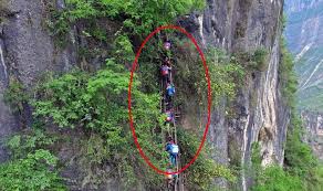 Walaupun lelah dikala berjalan kaki, akan tetapi dari lisan mereka yang. 10 Potret Anak Berangkat Sekolah Dari Berbagai Belahan Dunia Ada Yang Perjuangannya Berat Banget