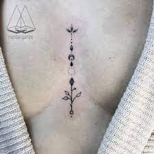 Minimalist Sternum Piece For Sarah Tattoo Artist Mentat Gamze Tattoos Small Tattoos Sternum Tattoo