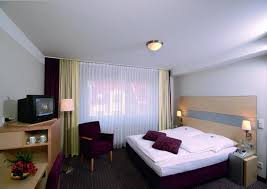 Garten ponick in cologne is a place where you can recoup strength and get a feeling of always being welcome. Garten Hotel Ponick Cologne Cologne Bonn Hotelopia