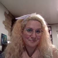 Danielle Derr's Instagram, Twitter & Facebook