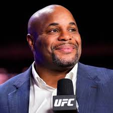 Is it just me or was the commentary TERRIBLE for this fight? : r/ufc