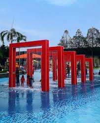 Taman tasik titiwangsa memang tidak asing lagi bagi warga kuala lumpur untuk beriadah seperti berjogging, berbasikal, dan. Serius Cantik Taman Tasik Titiwangsa Berubah Imej Dengan Maze Taman Air Remaja