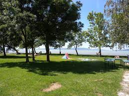 Házhoz szállítás az egész országban, kedvező áron megoldható, akár 1 raklap tégla rendelése esetén is. Ferienhauser In Balatonfenyves Holiday Home