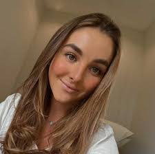 Lauren Padron's Instagram, Twitter & Facebook