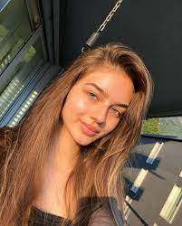 Check out the best looking college girls on the internet. Dzana Instagram Dzzyzzle Beauty Hair Makeup Pretty White Girls Pretty Girls Selfies