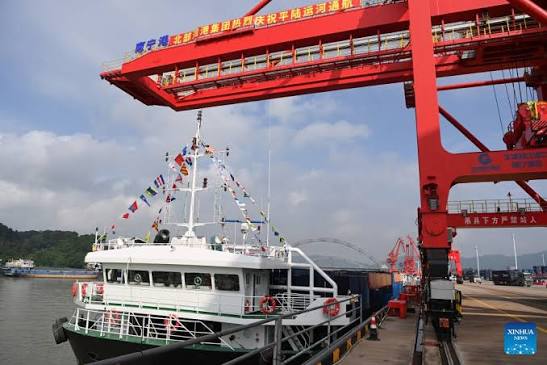 Foto: China abre nueva vía comercial hacia ASEAN/Cortesía