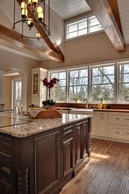Cream Cabinets With Dark Island Love It Cozinhas Modernas Decoracao Cozinha Cozinhas