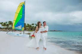 Свадьба на пляже. Фото и описание пляжа Juanillo