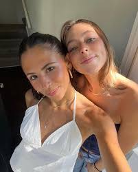 we've got our girls ! happy vday from deeg to you 💌