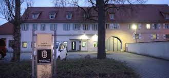 Die 18 einzelappartements befinden sich im 2. Als Arztin Im Frauengefangnis Schorndorf Zeitungsverlag Waiblingen