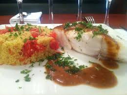 Filet De Dorade Semoule Fine Au Pamplemousse Et Vinaigrette De Tomates Plat Froid Bistrot75002 Bistro Filet De Dorade Plats Froids Cuisine Traditionnelle