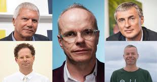 Cette année, les différentes personnalités étaient classées selon cinq catégories : Artreview Les 10 Personnes Les Plus Influentes Dans Le Monde De L Art Madame Figaro