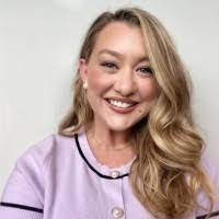 Peggy Babb's Instagram, Twitter & Facebook