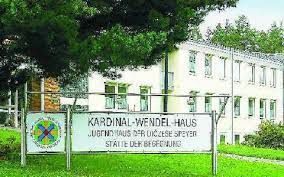 46 likes 399 were here. Kardinal Wendel Haus Wird Doch Nicht Verkauft