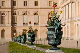 Vases Fleuris Du Parterre Du Midi Jardin Du Chateau De Versailles Lumiere Du Soir Chateau Versailles Versailles Chateau