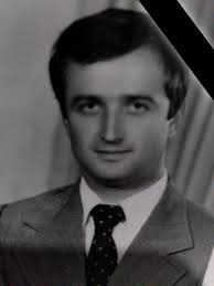 Shikoni kete video se si Kaprolli ja humb busullen Qenit te Gjuetise! 😀