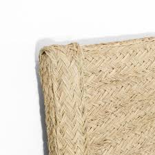 cabecero de esparto tete de lit tapissee coussin ours tables de chevet peintes