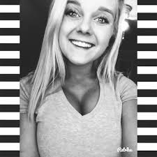 abby lawrence 🦋 (@abbyraelawrence)