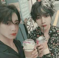 Pictures and gifs of kim taehyung. Pin By Dai Campos On Vkook Bts Vkook Taekook Bts Taehyung