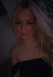 Katlin Wright's Instagram, Twitter & Facebook