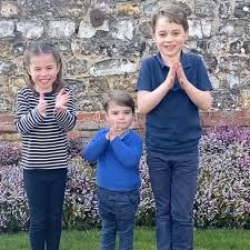Weitere ideen zu herzogin kate, prinz william und kate. Prince George Princess Charlotte And Louis Clap For Nhs Heroes In Cute Video Thank You Royal News Express Co Uk