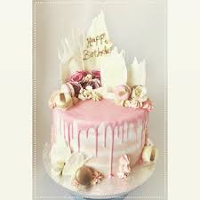 21st Birthday Glamorous Rose Gold Drip Cake My Favourite Cake From This Week So Maximalist Sometimes More Is More Especially When It Comes To Cake Pink And Gold Dr Drip Cakes Girly Cakes Sweet Cakes