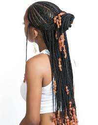 The designer or stylist has arranged these braids in zigzag nature. 20 Trendiest Fulani Braids For 2021