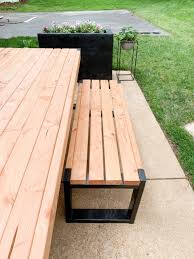 Yup, that's right, i worked google to the bone building the biggest bench plan list ever. Easy Diy Outdoor Table Arinsolangeathome