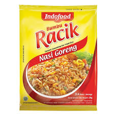 Bumbu instan nasi goreng praktis langusng tumis di awal kemudian disusul nasi dan sayuran pelengkap nasi goreng. Bumbu Racik Nasi Goreng Indofood Special Instant Seasoning For Fried