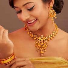 Buy Amie Diamond Earrings At Best Price