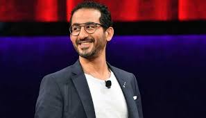 خلال الساعات القليلة الماضية، شارك الفنان أحمد حلمي، متابعيه عبر حسابه الرسمي بموقع «إنستجرام»، صورة جديدة جمعته بوالدته، بمناسبة الاحتفال بعيد ميلادها. Ø£Ø­Ù…Ø¯ Ø­Ù„Ù…ÙŠ ÙŠÙˆØ§Ø¬Ù‡ Ø¹Ø²Ù„ ÙƒÙˆØ±ÙˆÙ†Ø§ Ø¨Ù€ ØªÙ…Ø§Ø±ÙŠÙ† Ø§Ù„Ù‚Ø·Ø§ÙŠÙ