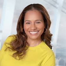 Mia Floyd's Instagram, Twitter & Facebook