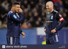 He was previously married to milene domingues. Ronaldo Luis Nazario De Lima L R Und Zinedine Zidane Team Ronaldo Zidane Und Freunde Zu Sprechen Wahrend Das Benefiz Fussballspiel Gegen Armut Zwischen Team Ronaldo Zidane Und Freunde Und Hsv Allstars In Der