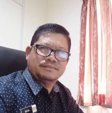 PIC OF THE DAY: Jarang kita berpeluang melihat pakaian tradisi dari Sabah,  Negeri Di Bawah Bayu ini bukan? Menurut pengirim gambar, Linda Anne Ensil,  mereka sekeluarga telah sepakat untuk memakai pakaian tradisi