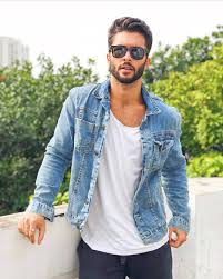 Classic White Shirt And Denim Jacket Look Great Transition Outfit Denimjacket Menstyle Denim Shirt Men Denim Jacket Men Mens Casual Outfits
